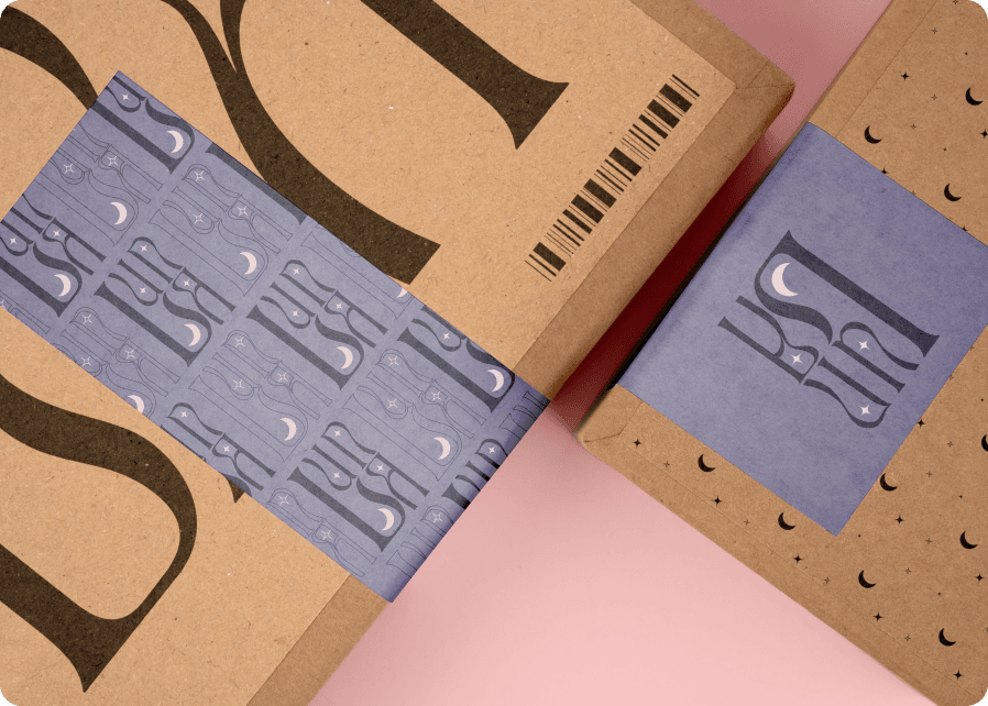 Luna packaging carousel item